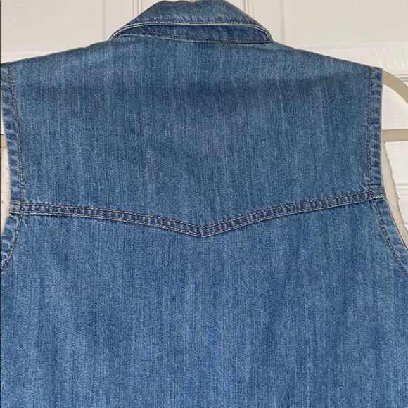 MINT CONDITION Forever 21 Denim Vest - Picture 6 of 6